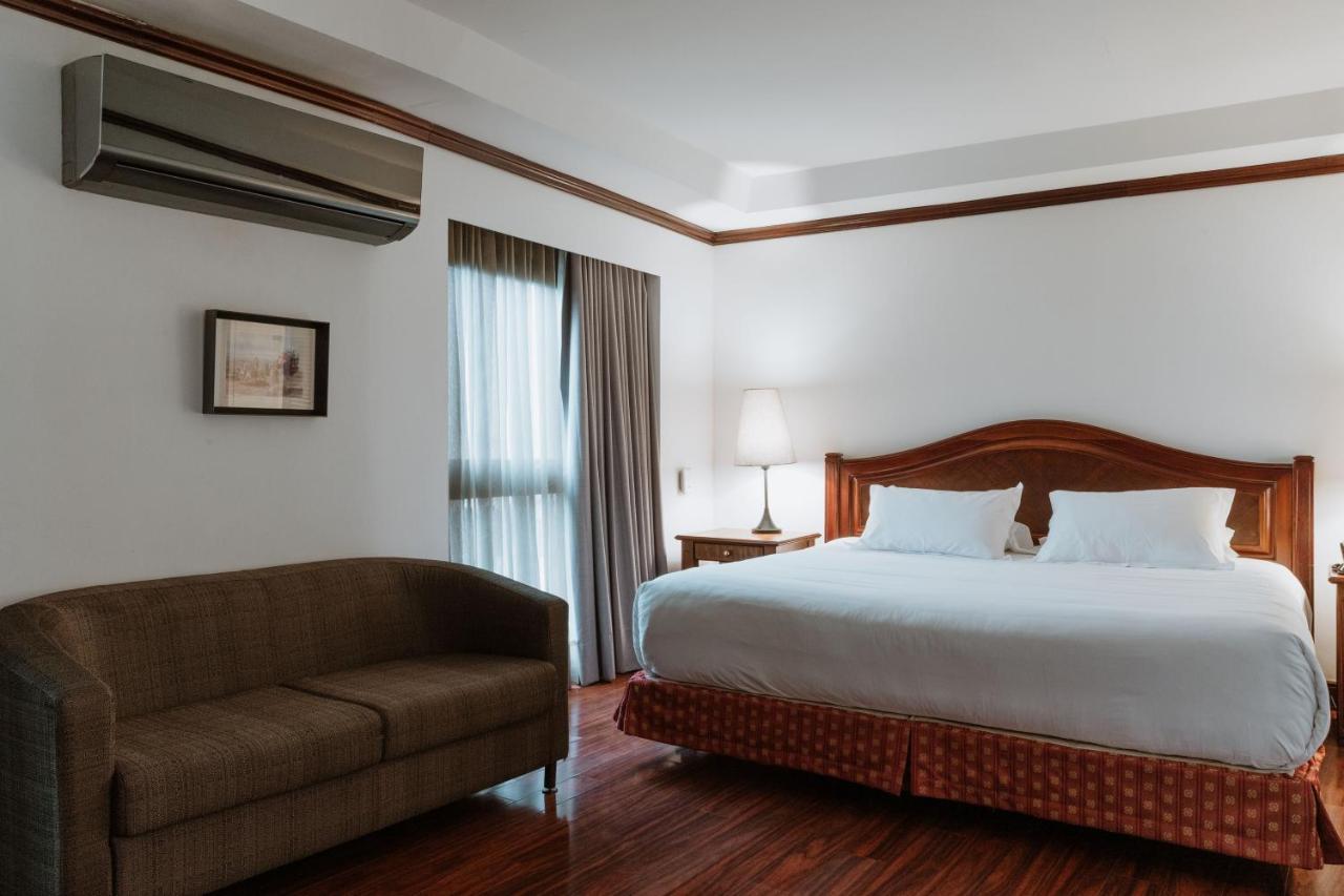 Hotel Park10 เมเดยิน ภายนอก รูปภาพ A room at the hotel