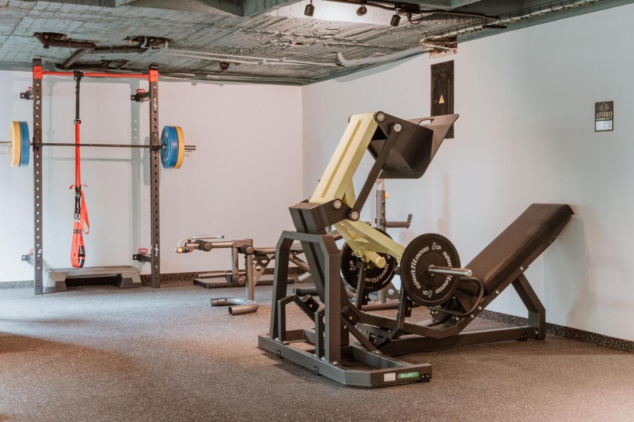 Hotel Park10 เมเดยิน ภายนอก รูปภาพ Leg press machine