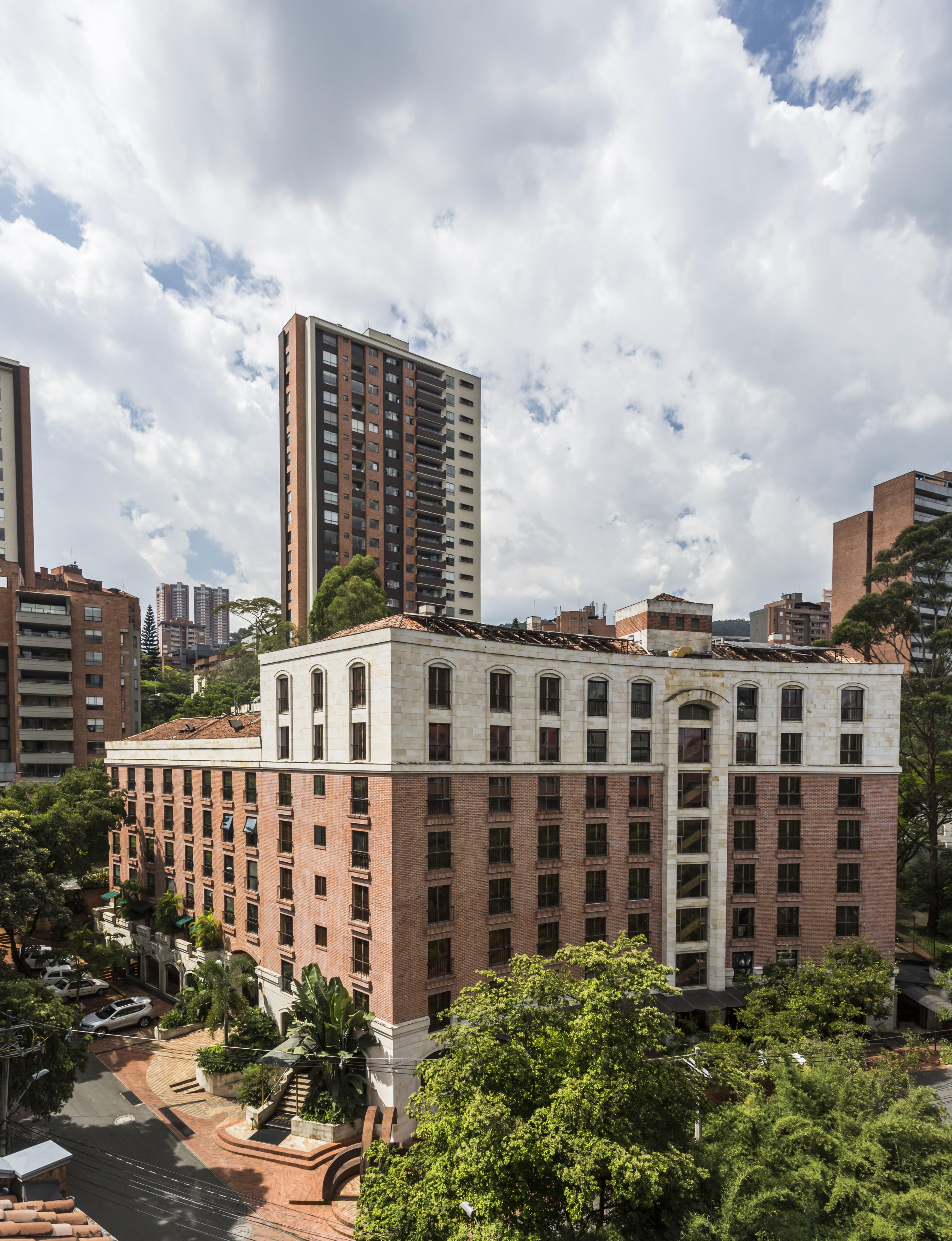 Hotel Park10 เมเดยิน ภายนอก รูปภาพ Residential buildings in Chapinero