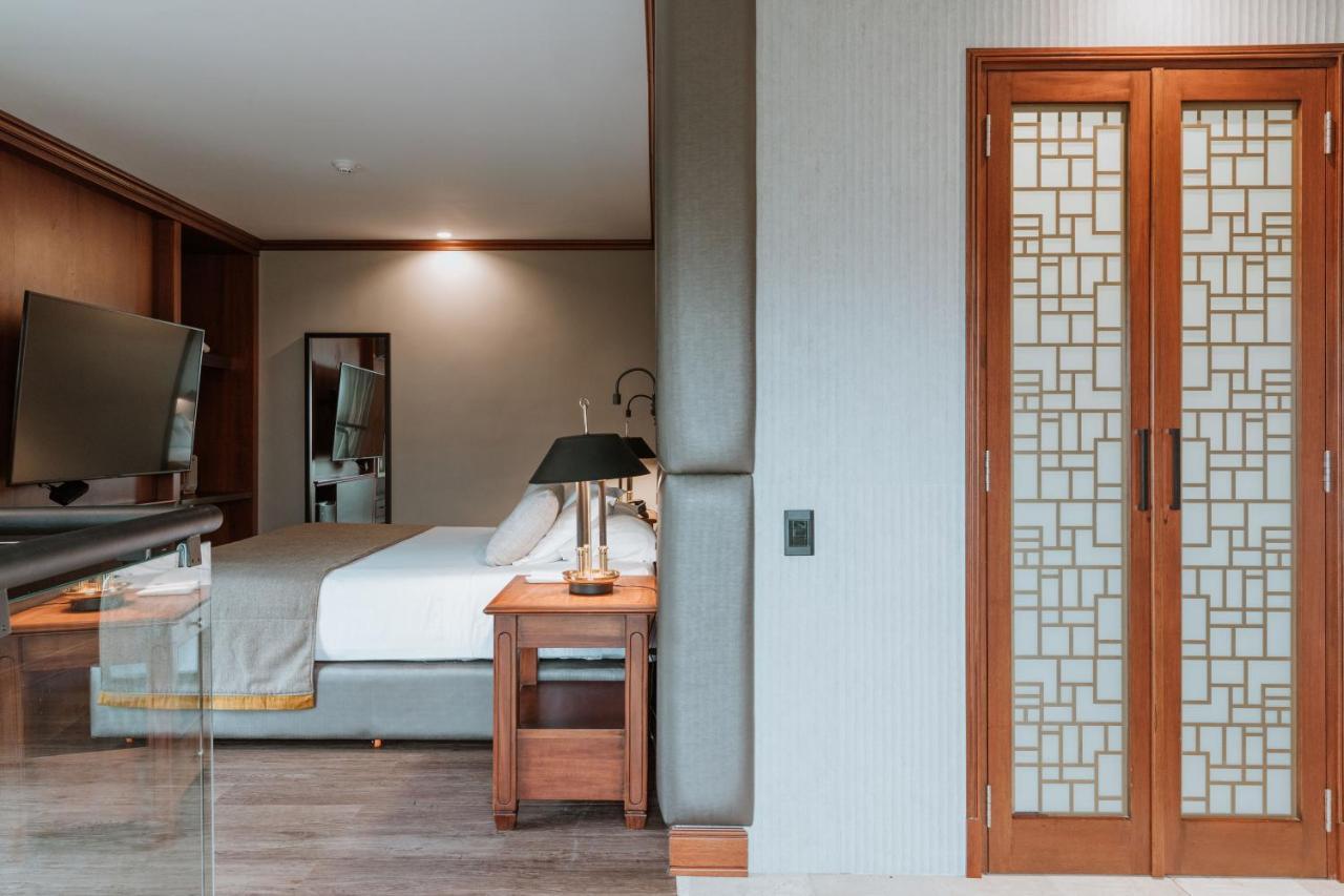 Hotel Park10 เมเดยิน ภายนอก รูปภาพ A room at the hotel