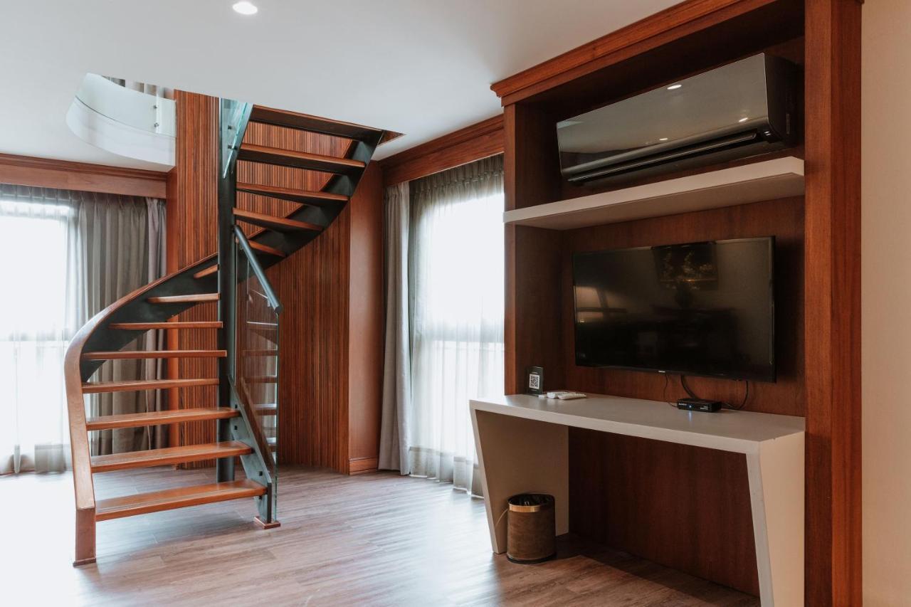 Hotel Park10 เมเดยิน ภายนอก รูปภาพ Interior of a suite