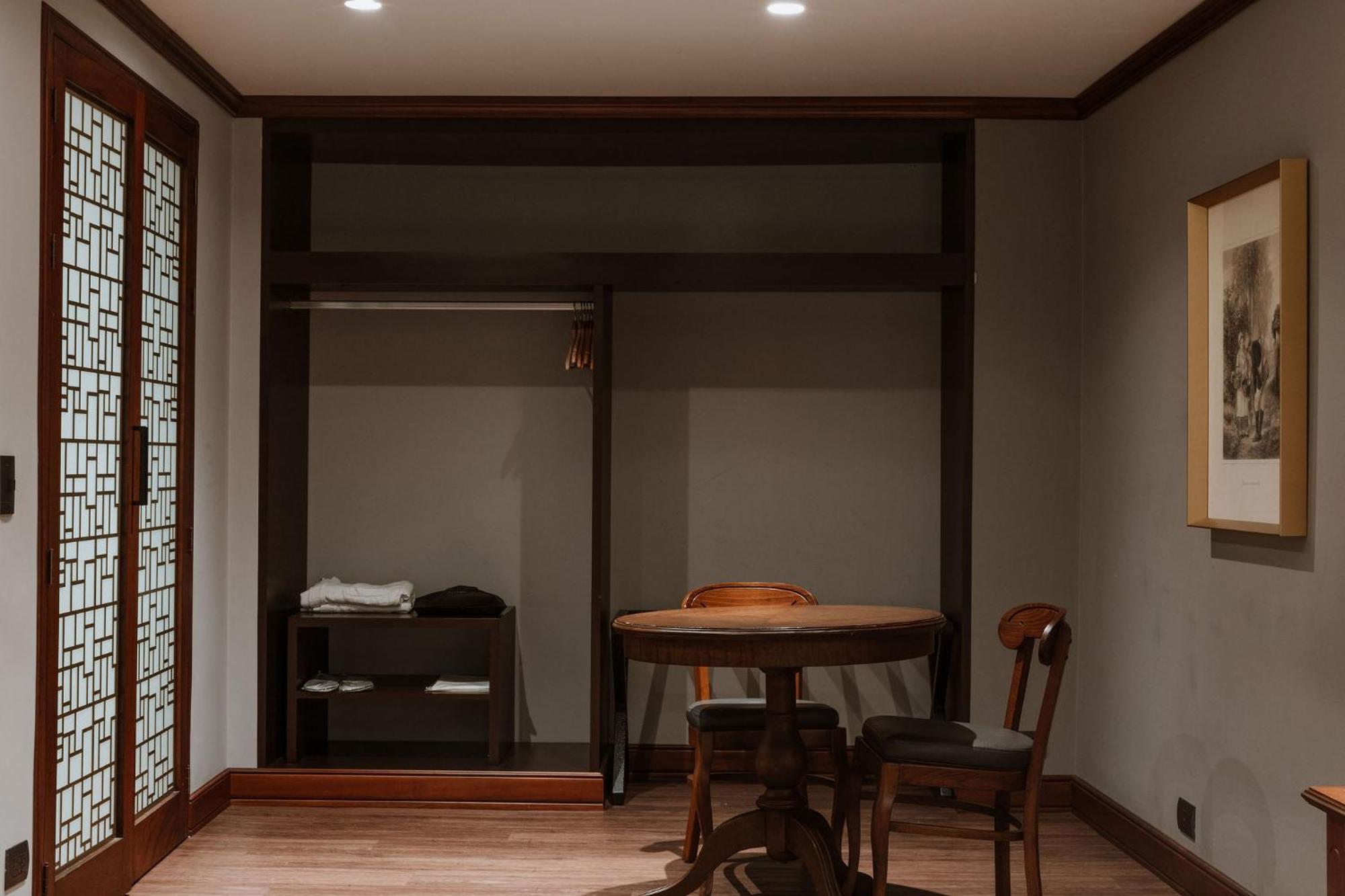 Hotel Park10 เมเดยิน ภายนอก รูปภาพ A shoji in a hotel
