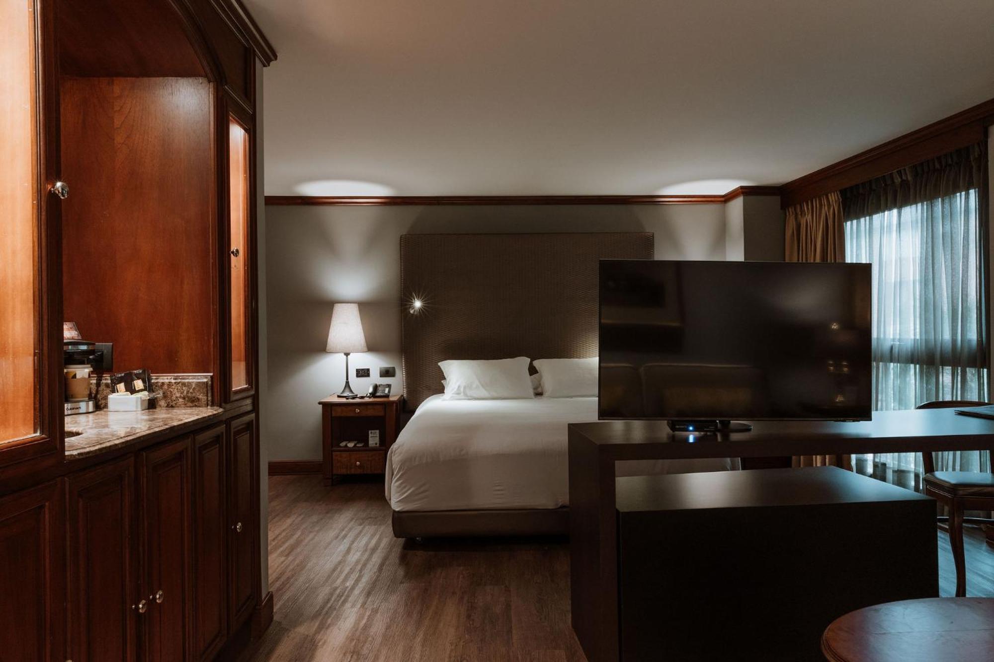 Hotel Park10 เมเดยิน ภายนอก รูปภาพ A room at the hotel