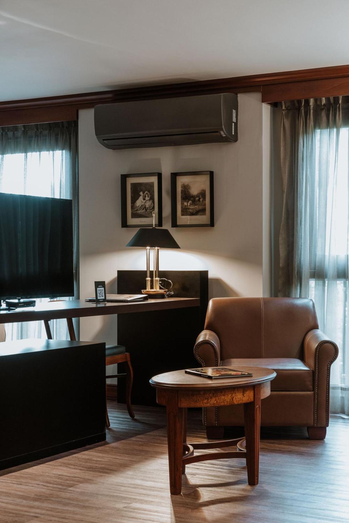 Hotel Park10 เมเดยิน ภายนอก รูปภาพ A room at the hotel