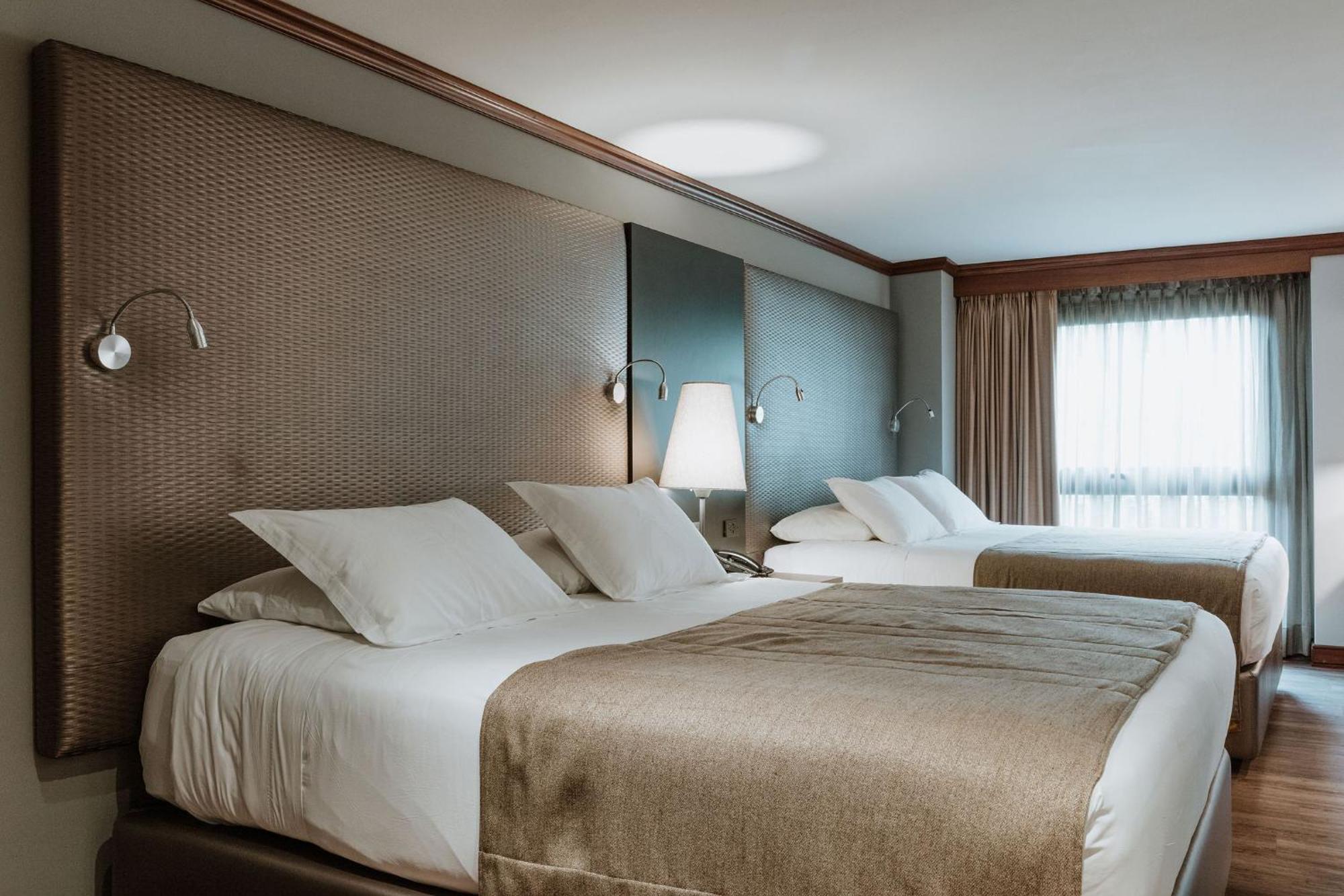 Hotel Park10 เมเดยิน ภายนอก รูปภาพ A room at the hotel