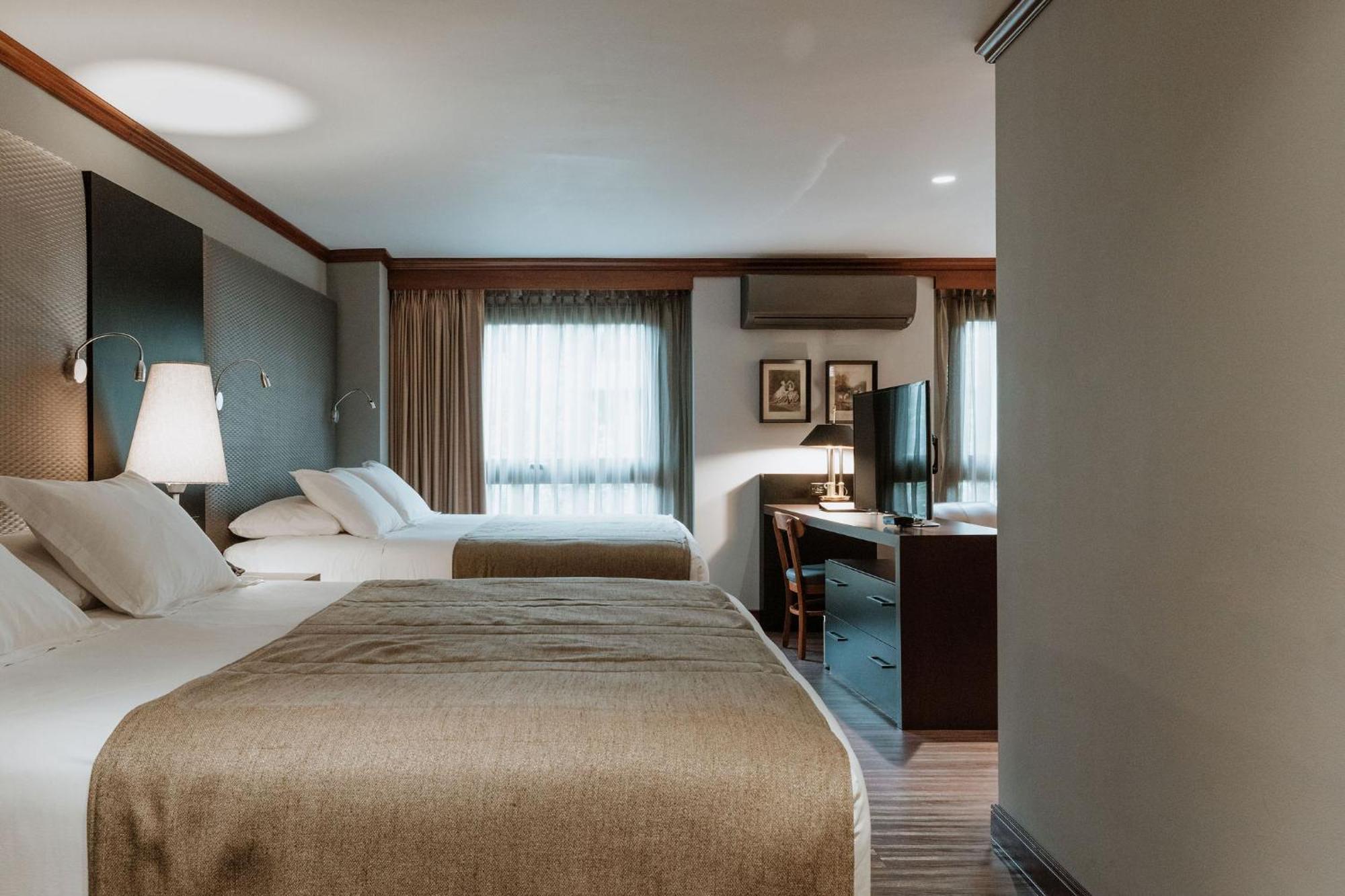 Hotel Park10 เมเดยิน ภายนอก รูปภาพ A room in the hotel